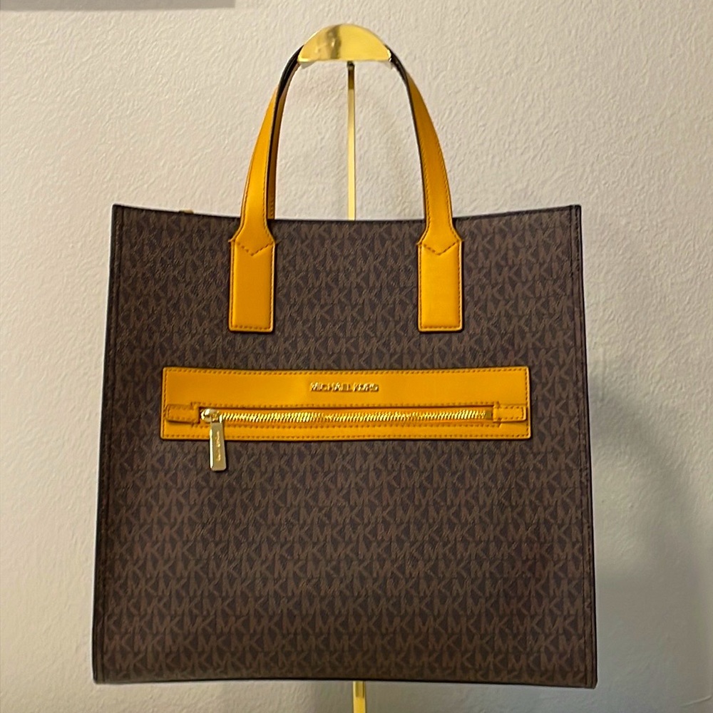 (MT 116) NWT Michael Kors Kenly XL Tote Satchel Bag